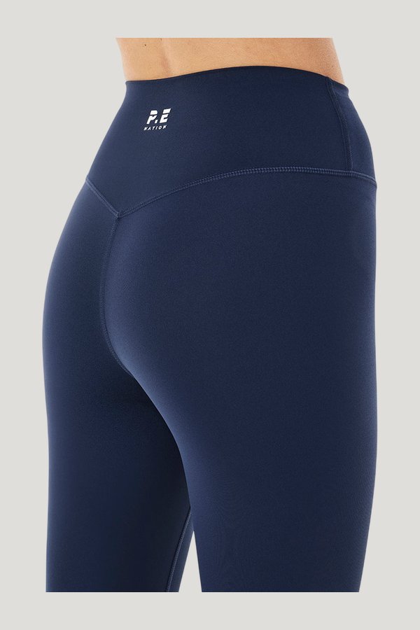 Signature Full Length Legging — model side