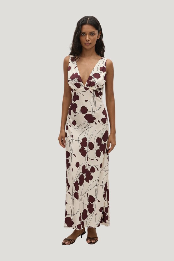 Signe Maxi Dress Dandelion Floral Bordeaux — model front