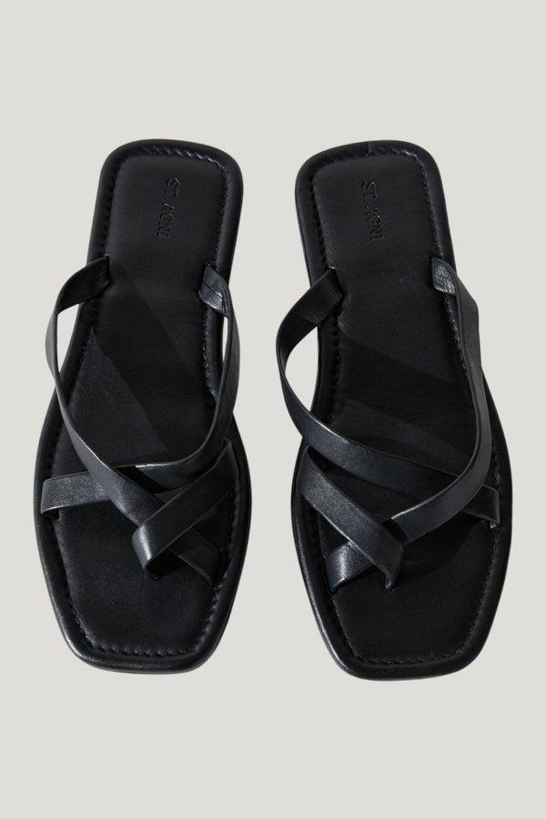 Soft Strap Slide — model front