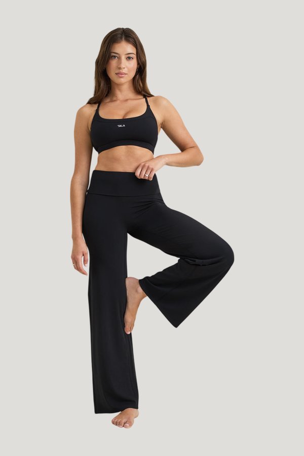 SoftSet Cross Back Sports Bra — model front