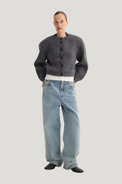 Statement shoulder cardigan | mid grey melange — model front
