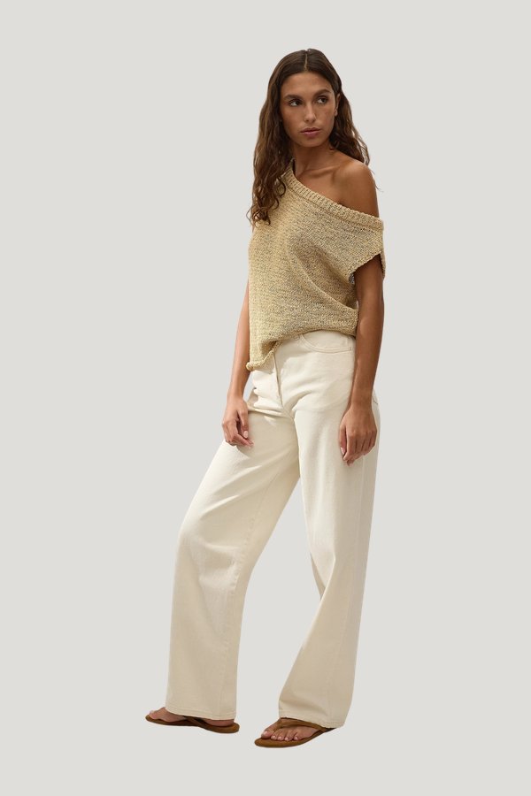 Straight Jean — model side