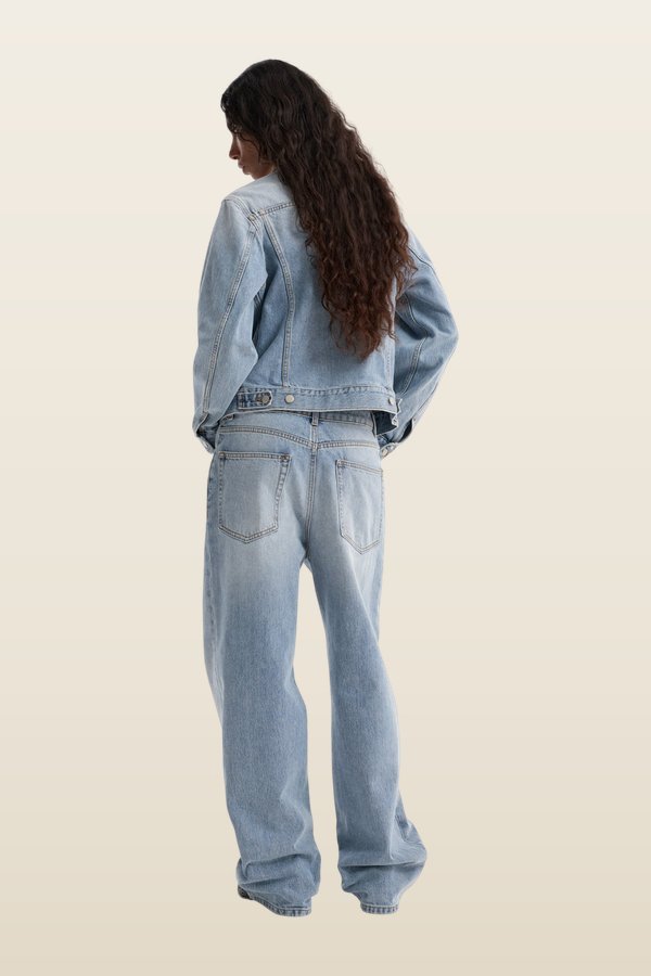 Suede collar fitted denim jacket | classic — model back