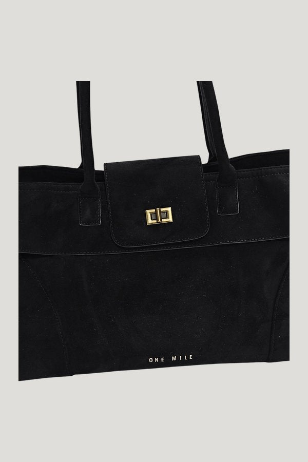 Suki Tote Bag — model side