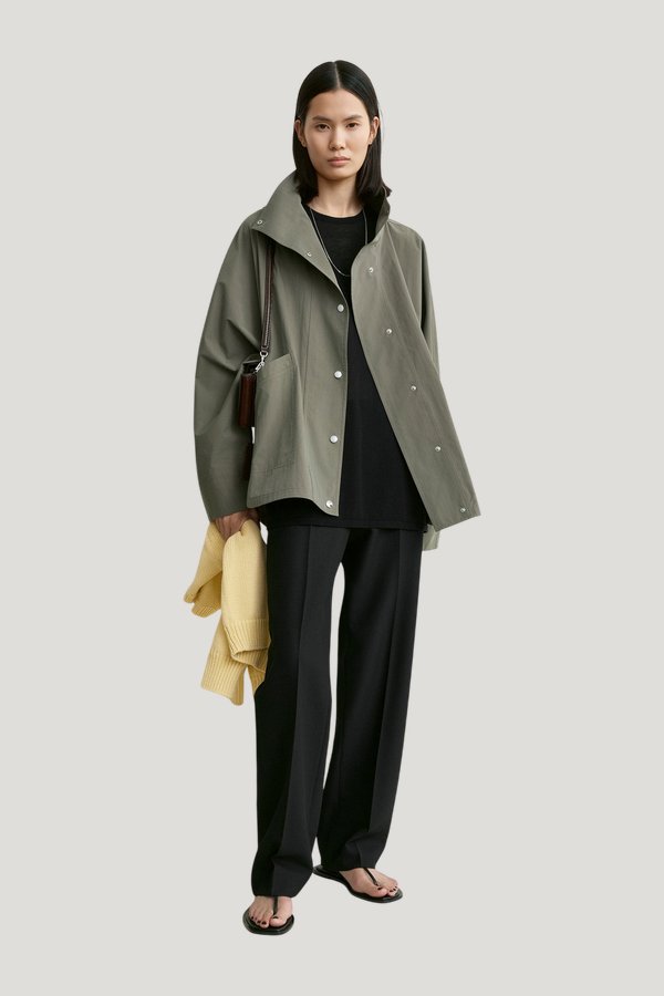Summer parachute jacket clove — model front