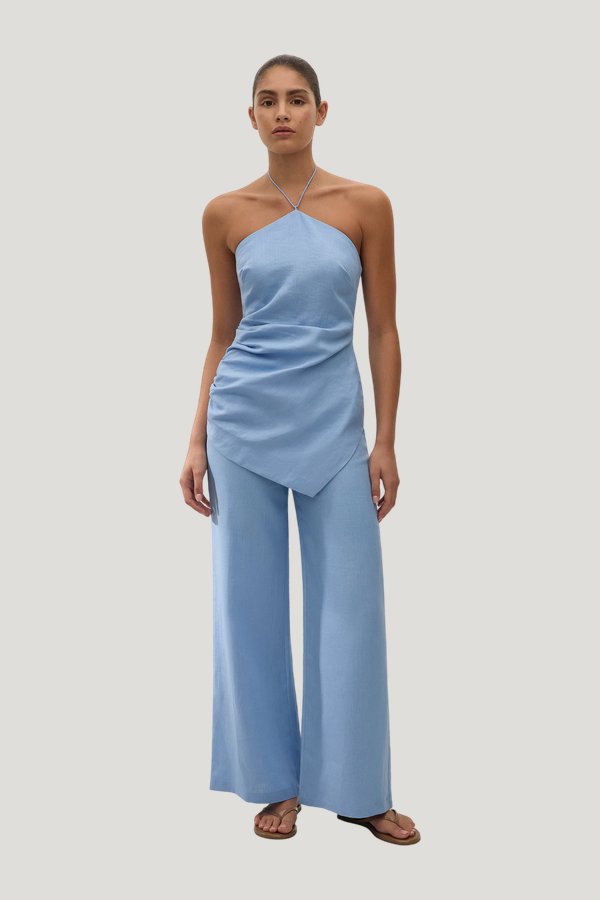 Syna Pant Sky — model front