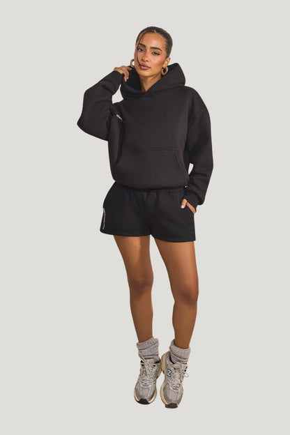 The Classics Shorts — model side