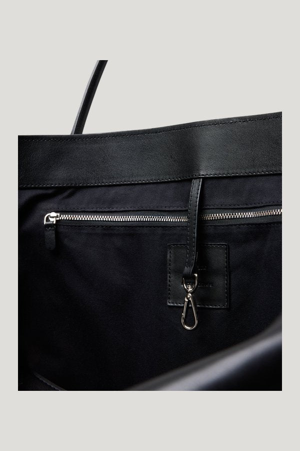 The Eva Weekend Tote — model side