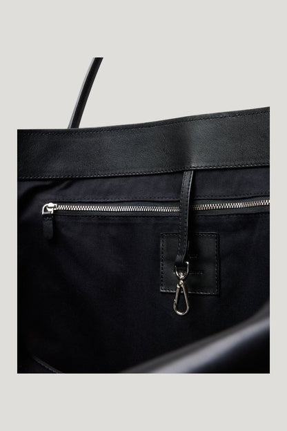 The Eva Weekend Tote — model side