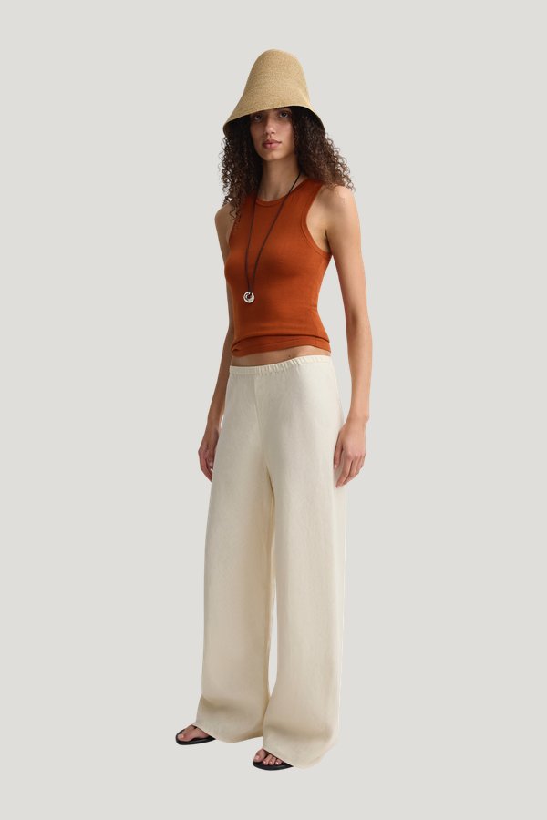 The Linen Pant Milk — model side