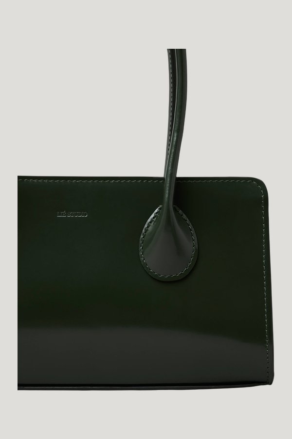 The Lou Bag — model side