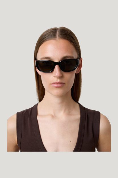 The Matteo Sunglasses — model side
