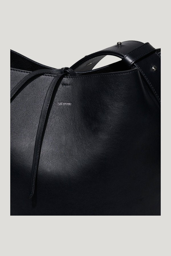 The Norma Tote — model side