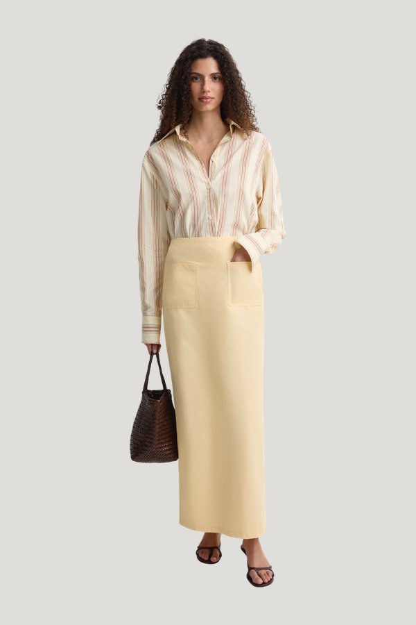 The Pocket Skirt Straw — model front