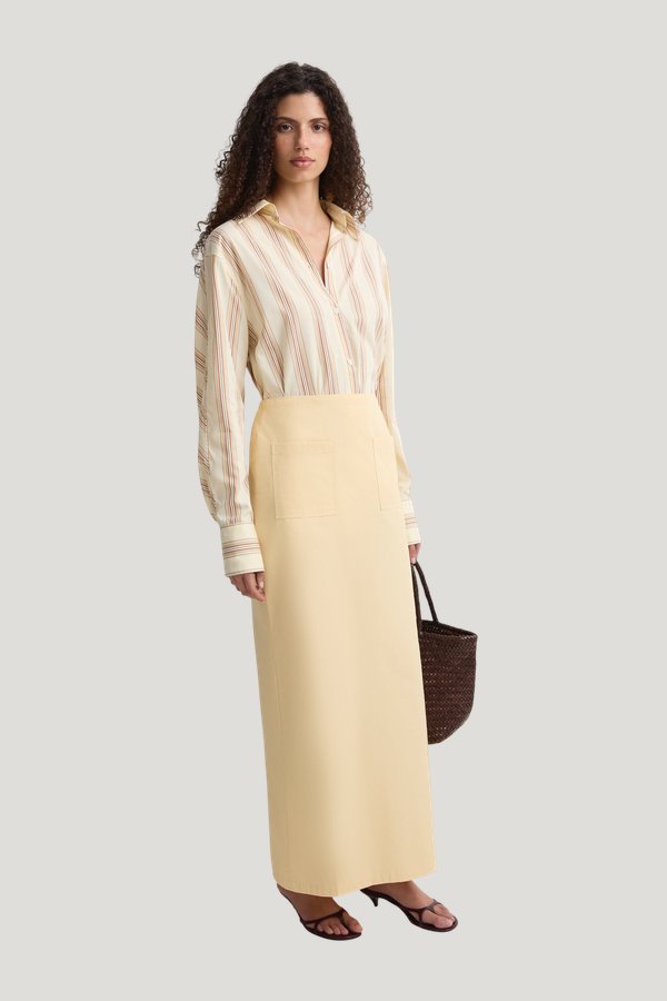 The Pocket Skirt Straw — model side