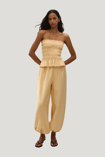 Tiera Top Daffodil — model front
