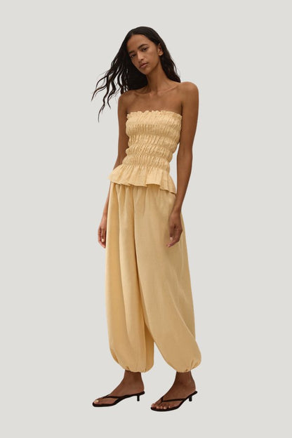Tiera Top Daffodil — model side