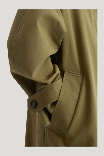 Trench Brume Kaki — carry 3
