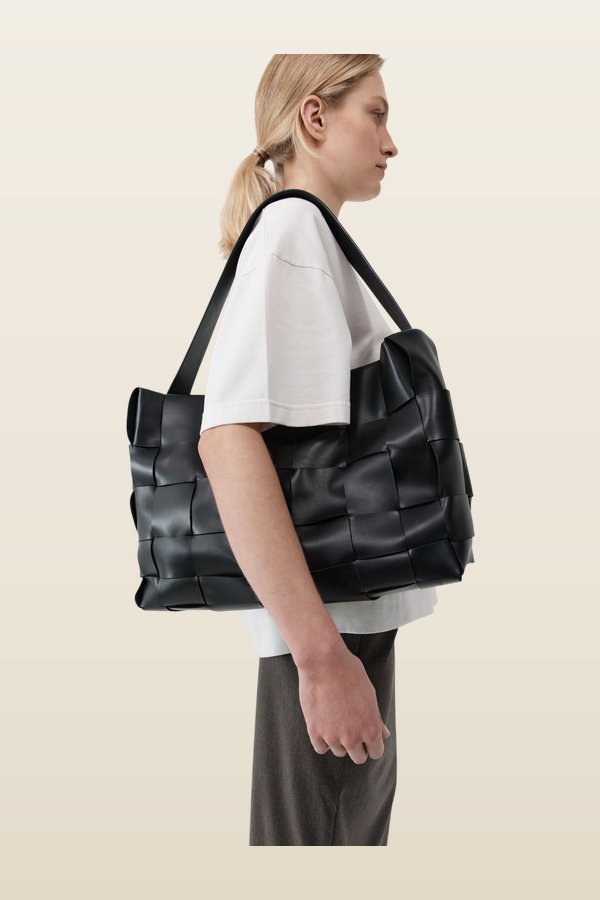 Woven Large Tote — model back
