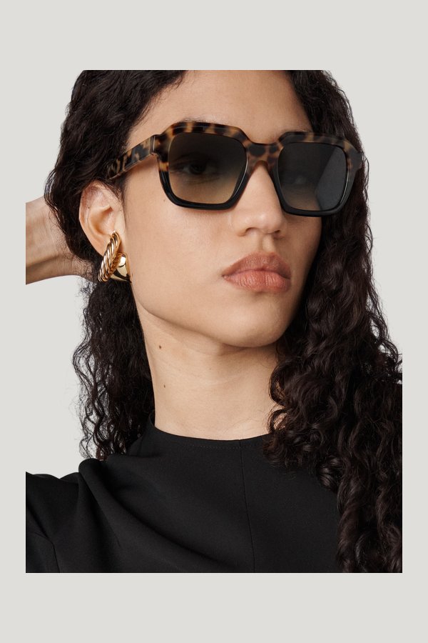 DVF X L.G.R Raffaello Sunglasses — model side